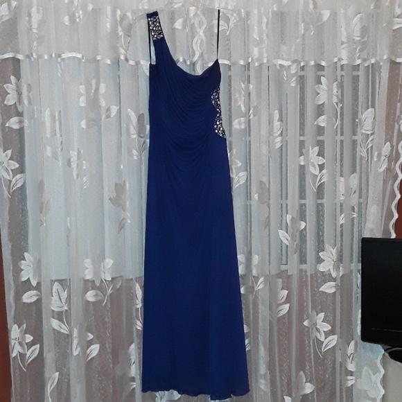 Dress - Picture 2 of 2